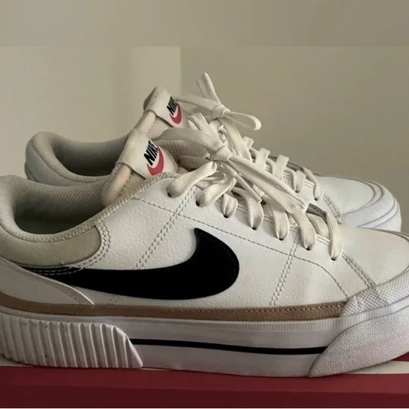 NEW fabulous Nike white and black with a copper stripe Big Swoosh Classic Size 8 - Picture 9 of 11
